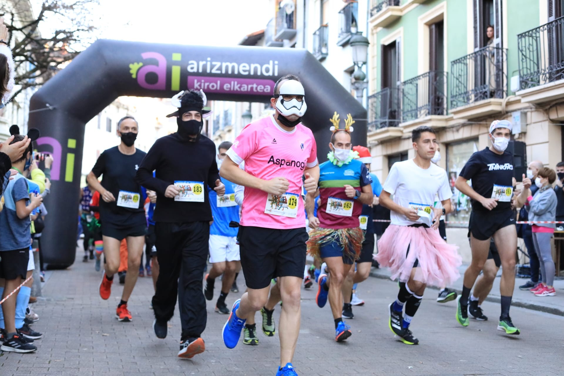 Bost San Silvestre lasterketa aukeran urtea agurtzeko