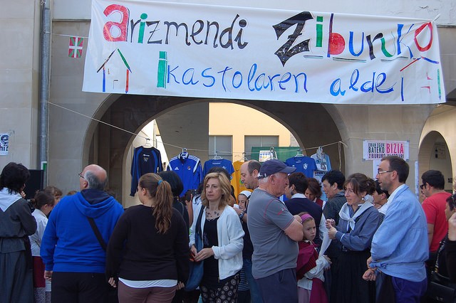 Azaroaren 8an Ziburun egingo den manifestaziorako autobusa antolatuko dute bailarako ikastolek