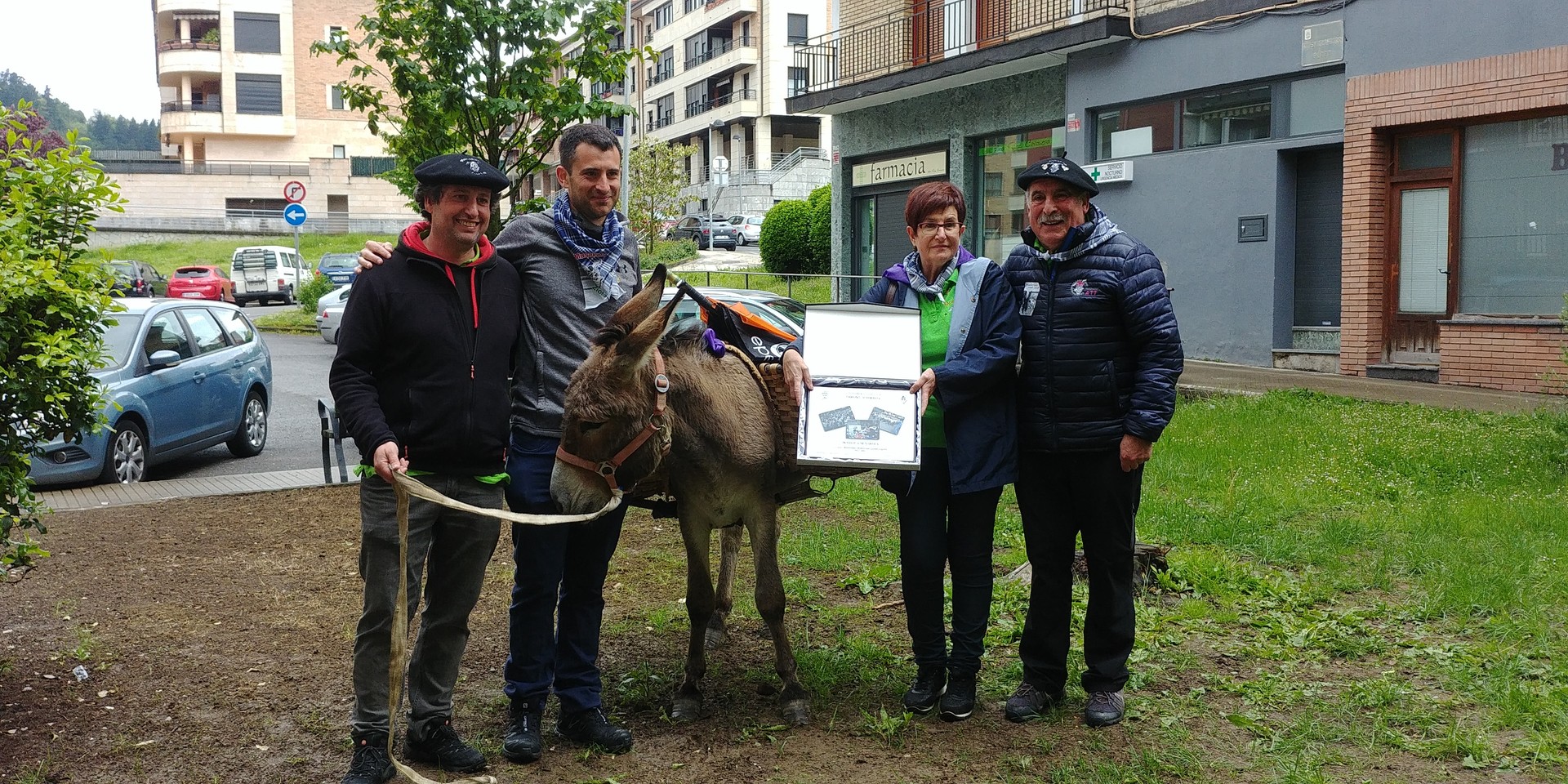 Eukene Mondragonek eta Santa Teresa Guneak jaso dituzte urrezko astakiloak