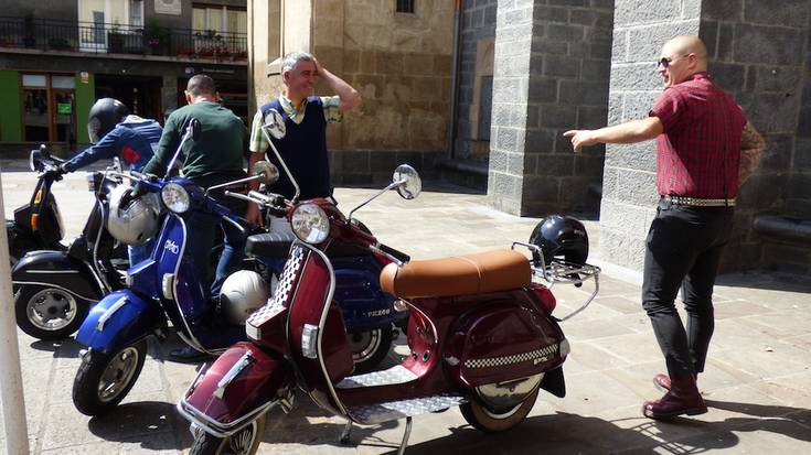 Vespa eta Lambretta ikusgarriak, Mondrally egunean