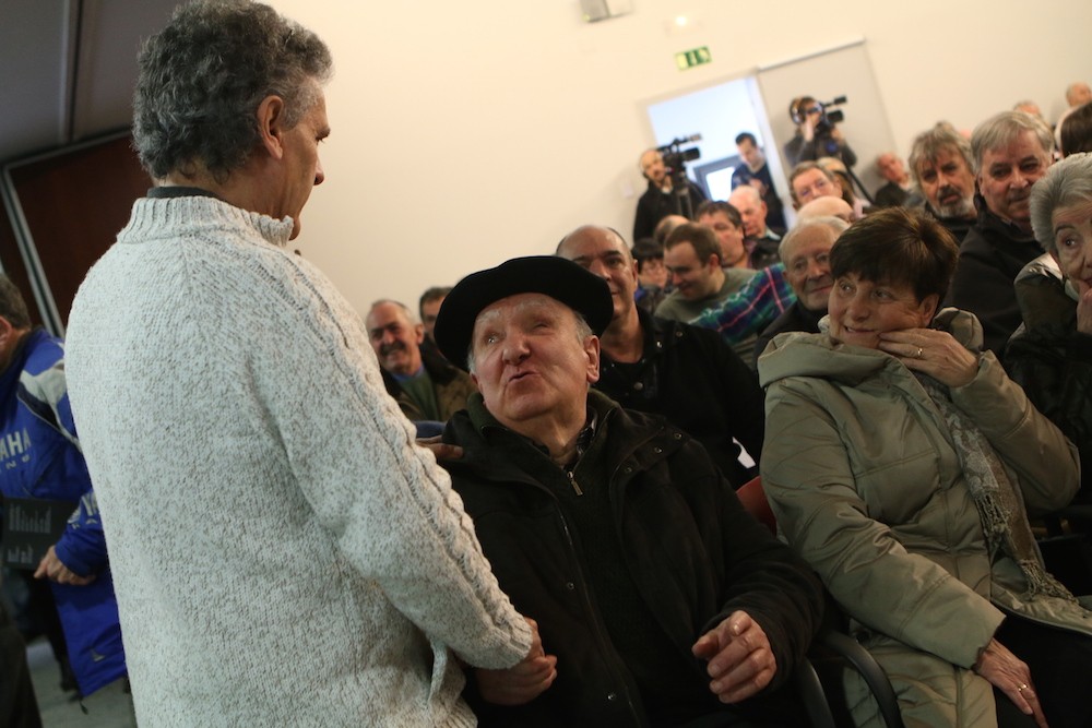 Lagunen omenaldi goxoa Nikolas Segurolari, haren biografia aurkezteaz bat