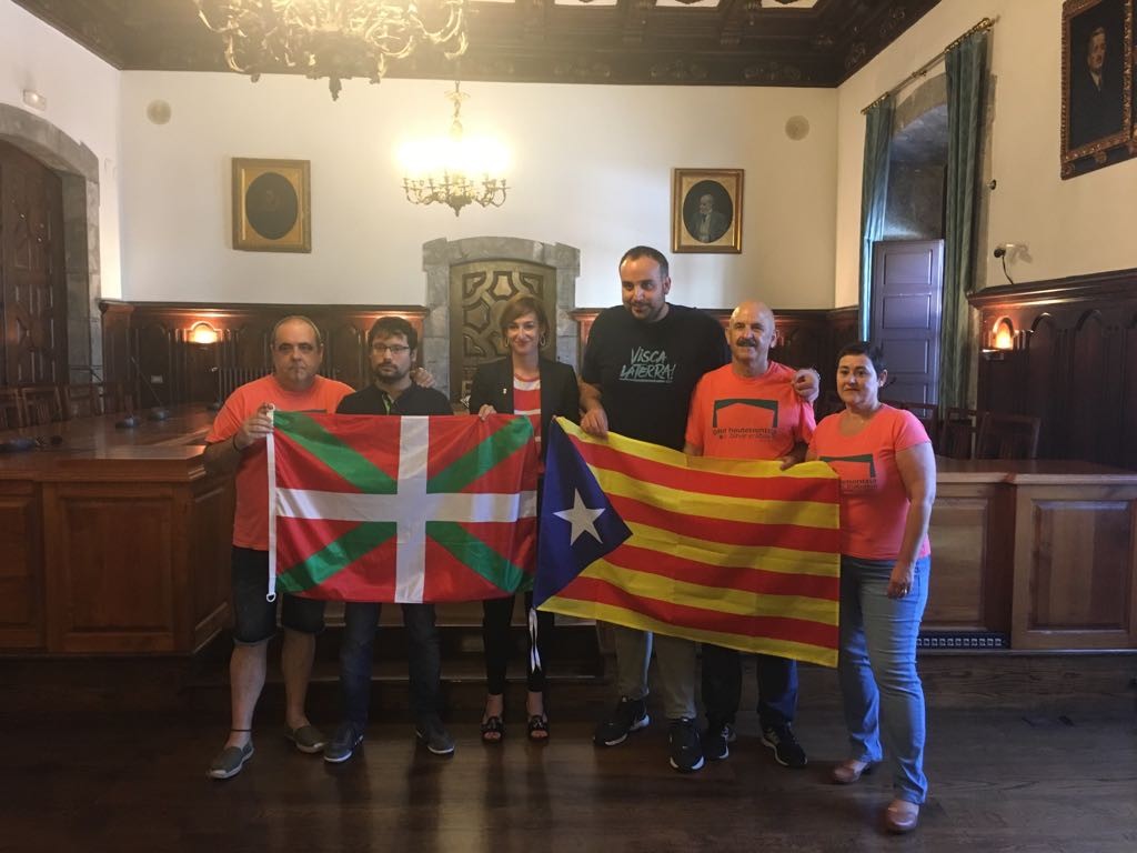 Hiru aldeko adierazpena, Kataluniari elkartasuna adierazteko