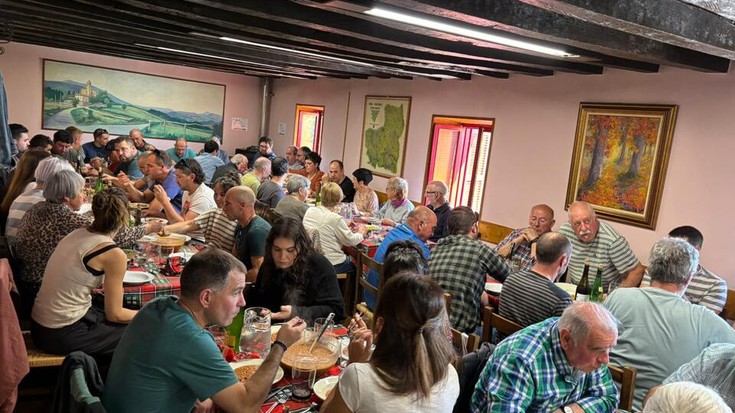 Iluntzera arte luzatu zen Untzillako bertso-bazkaria, Lizasorekin eta Egañarekin