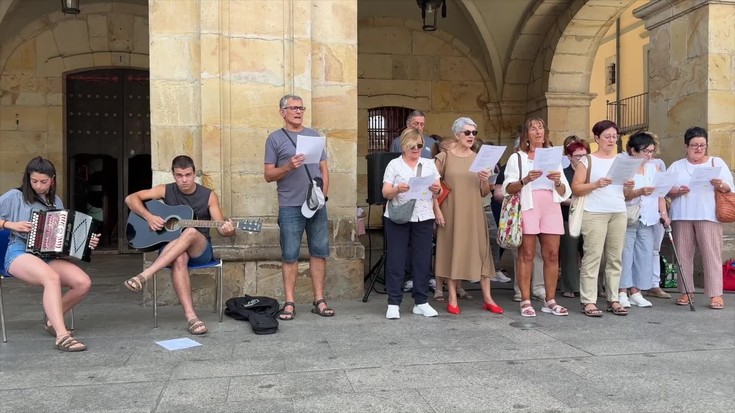 Arantxa Agirre: "Hasieran lankide izan ginen Pili eta biok, eta ostean lagun minak, 50 urtez"