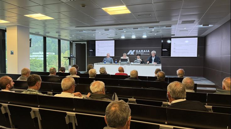 Arizmendiarrietaren Lagunak Elkarteak 'Ausartzen' liburua aurkeztu du batzar nagusian