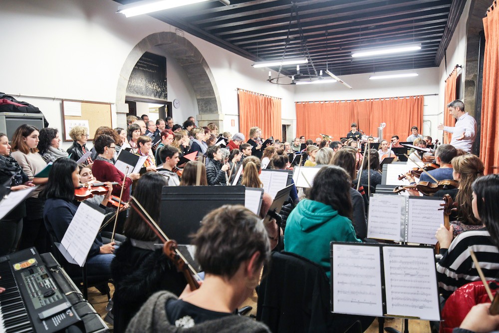 Sinfonia Kooperatiboaren ikuskizuna, estreinatzear