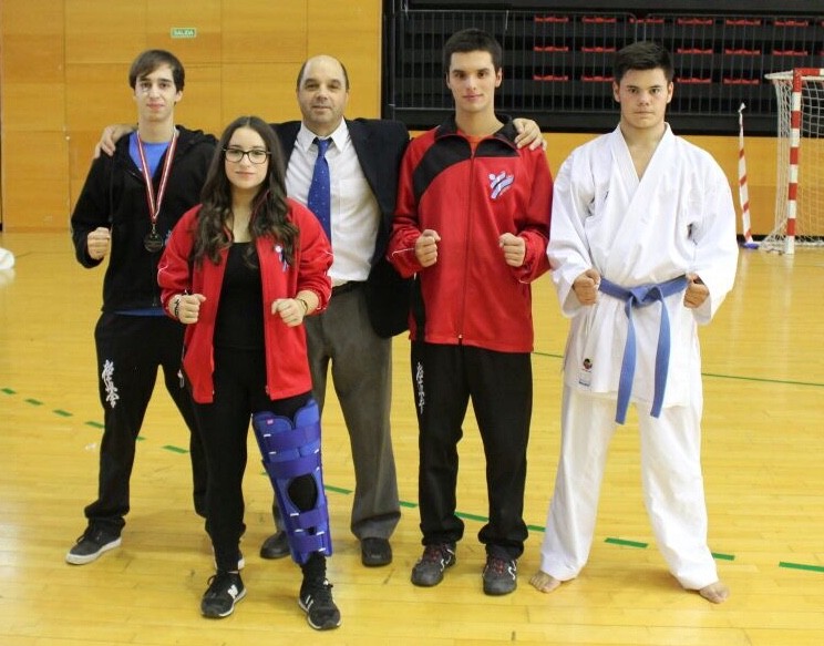 Vazquez eta Calvo bigarren Euskadiko karate txapelketan eta Benitez hirugarren