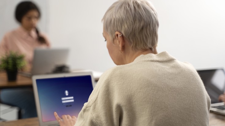 Martxan da enplegu inklusiboagoa sustatzeko 45+ programa