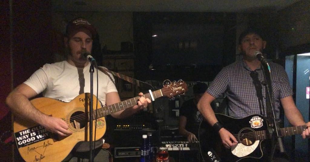 Sala Bros & Sabin taldearen bertsioak, egubakoitzean, Inkernun