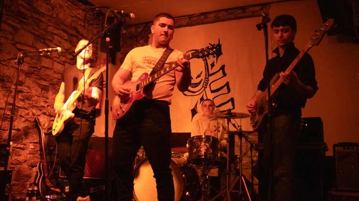 "Giro polita" sortu zuen Oztoporik ez! kolektiboak Bergarako kartzela zaharrean