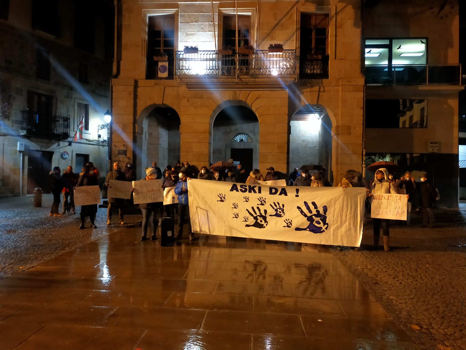 Mugimendu Feministak deituta, eta Udalak babestuta, Eskoriatzan ere entzungo dira aldarrikapen oihuak