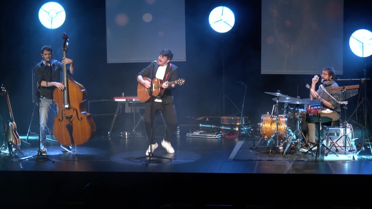 Lehengo eta oraingo kantuekin goxatu du Kerobiak Seminarixoa