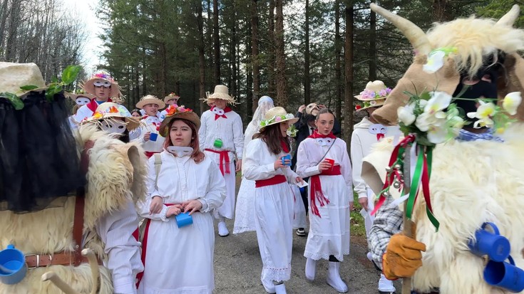 Kokoen baserriz baserrirako ibilerak 8 minutuko bideoan