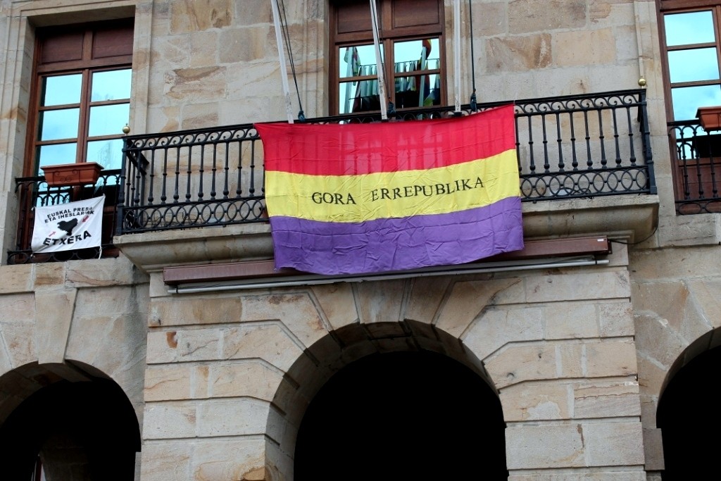 Errepublika eta autodeterminazioaren aldeko elkarretaratzea, 19:30ean Seberren