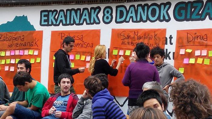 Plazaola 'Xibo'-ren aldeko batzarra egin zuten atzo Iralan