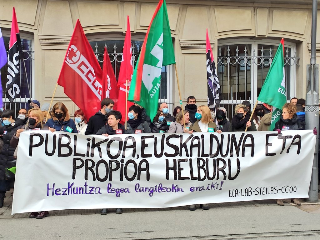 Bertan behera utzi dute sindikatuek egubakoitzerako hezkuntzan deituriko greba