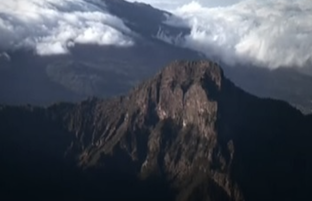 'Vivir entre volcanes' dokumentala