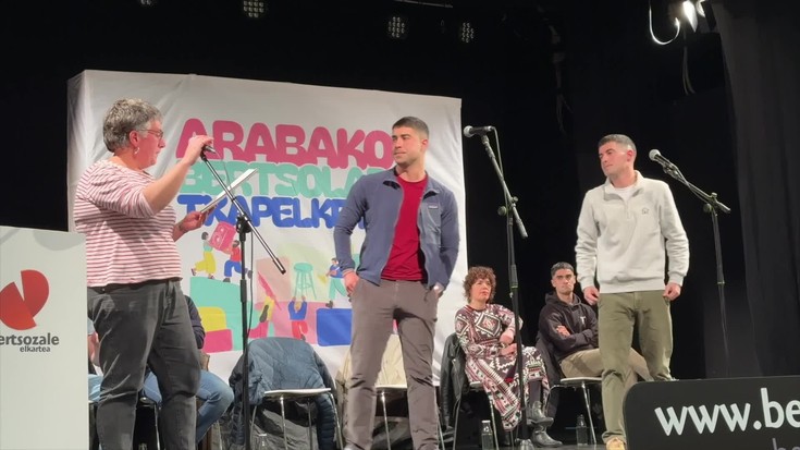 Albisteak: Peru eta Martin Abarrategi anaiak Arabako Bertsolari Txapelketako finalean izango dira