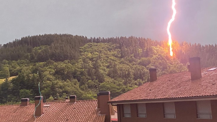 Tximista batek sute txiki bat piztu du Murun, Arrasaten