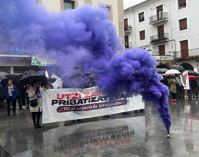 Martxoak 8 prestatzeko batzarra