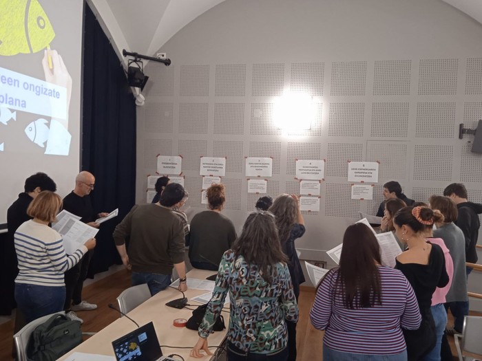 Elkarlanean, haur eta nerabeak ingurune osasuntsu eta babestu batean haz daitezen