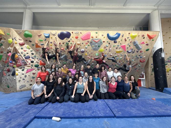 Neska eskalatzaileen topaketarako izen- ematea zabalik dago