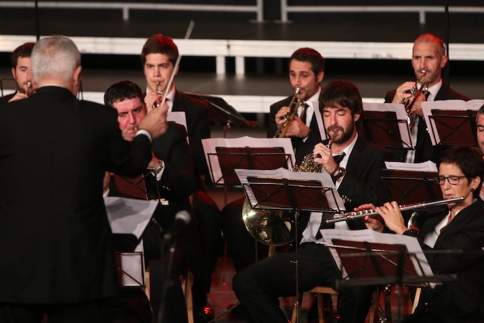 Bergarako Udal Musika Bandaren emanaldia Santa Zezilia omentzeko