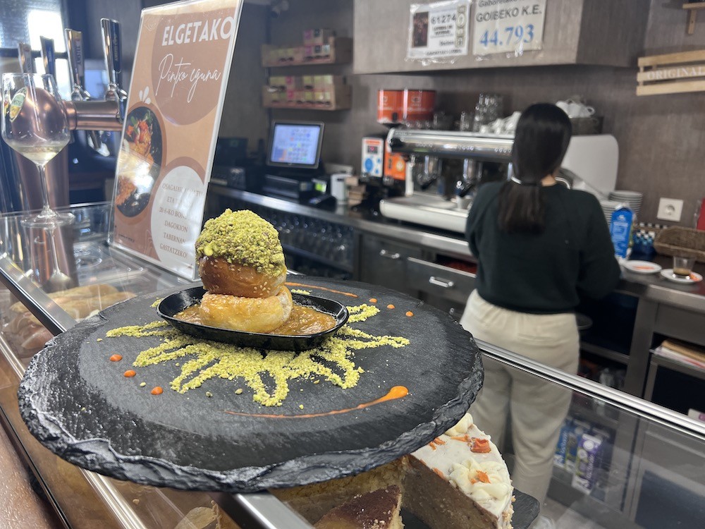 Domeka eguerdirako, eguzkia eta pintxoak