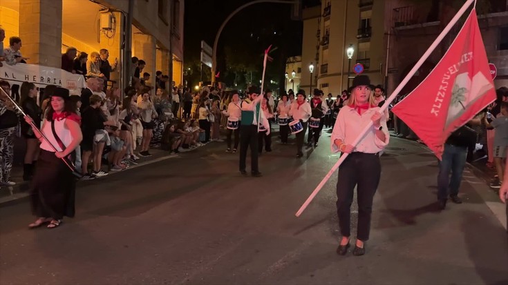 850 bergararrek gogotsu astindu dituzte danborrak