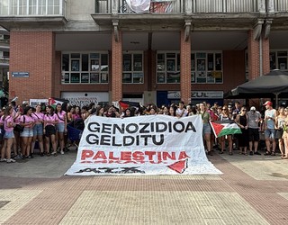 Palestinari elkartasuna adierazi diote argazki herrikoian