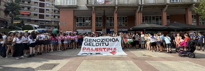 Palestinari elkartasuna adierazi diote argazki herrikoian