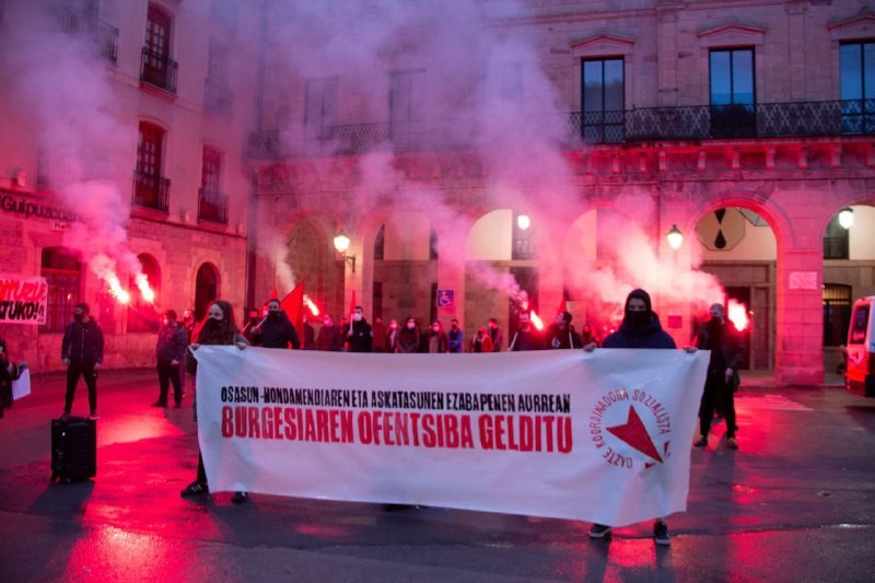 "Burgesiaren ofentsiba" gelditu dadin eskatzeko elkarretaratzea egin du GKS-k