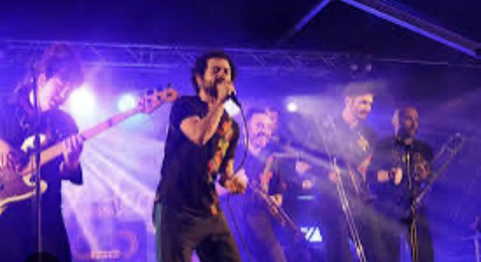 Askotariko musika eskaintza egongo da egunero plazan