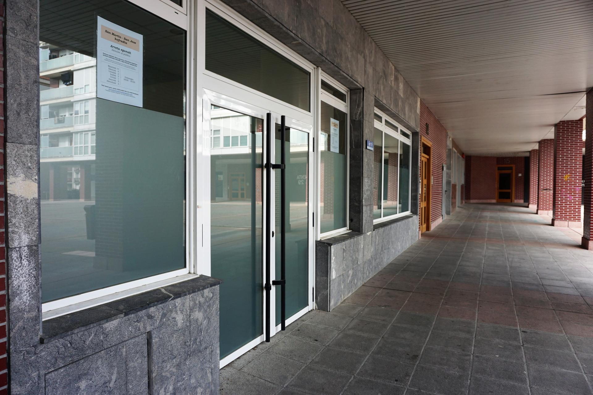 Kofradiako kideak bazkideen zerbitzura izango dira hilabetean behin, bulegoan