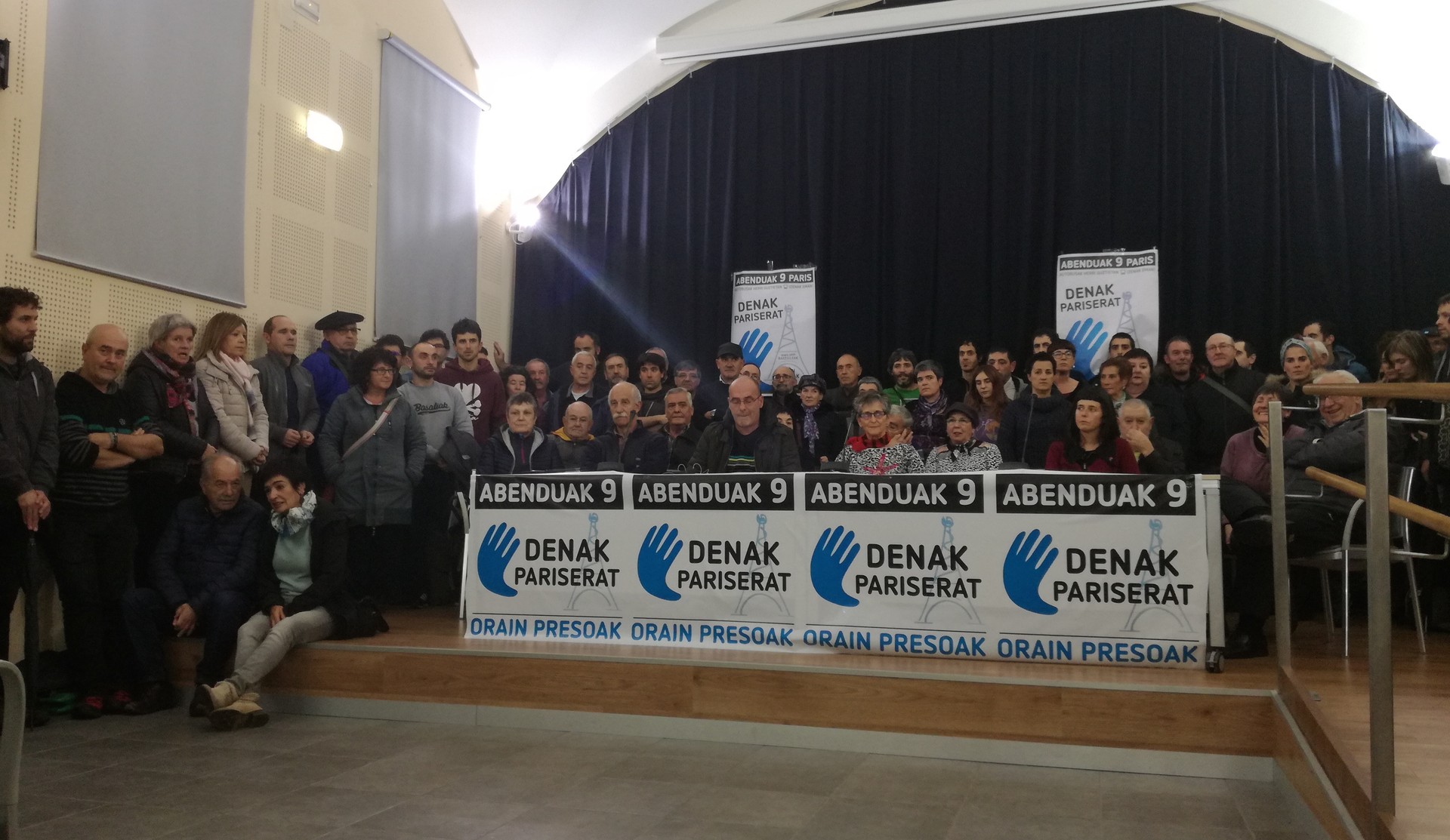 Arrasatetik Parisera joateko deia