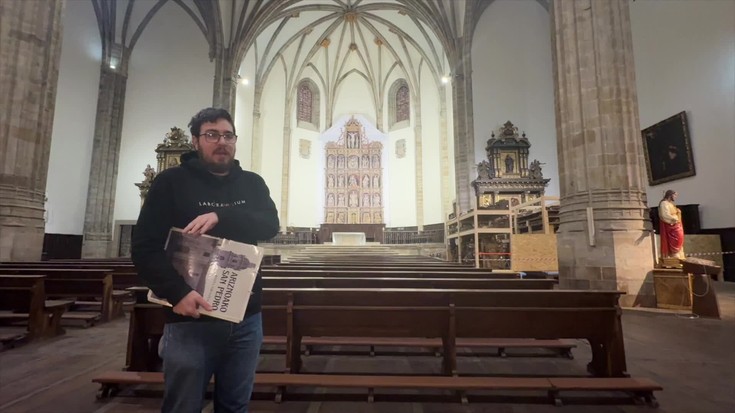 Erretaula nagusia zaharberritzen ari dira Bergarako San Pedro parrokian