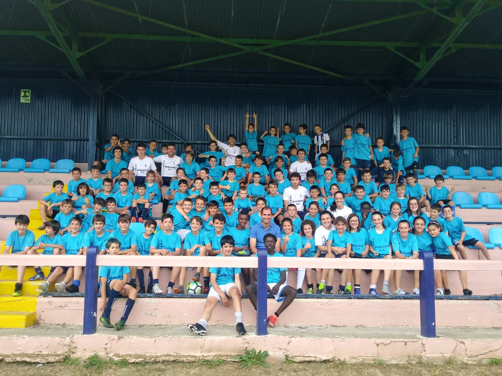 Bergara KEk futbol campusa antolatu du udarako