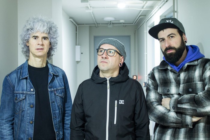 Kantuak "indartsu eta ozen" joko ditu Hiru Haundiak taldeak gaur Antixenan