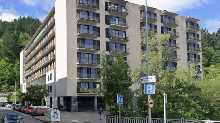 Etxebizitzaren arazoa salatzeko mobilizazioa deitu du Etxebizitza Sindikatuak eguenerako