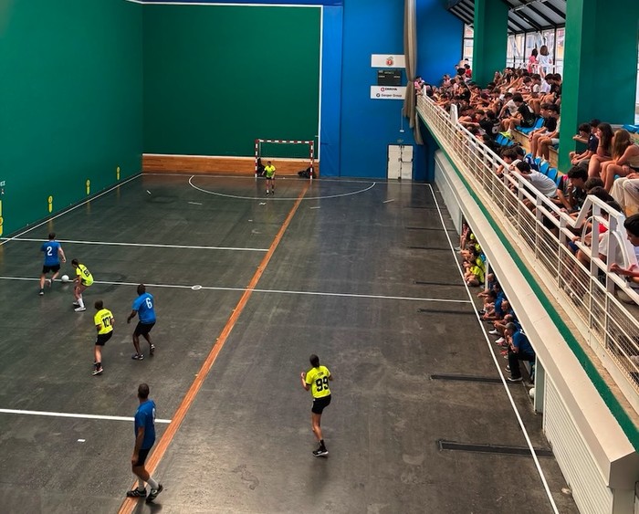 Hamazortzi taldek jokatuko dute asteburuko 24 orduko futbito txapelketa