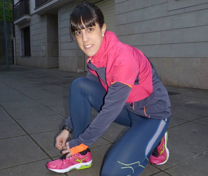 Amaia Bernal: "Herrian atletismo-pistarik ez izateak entrenameduan eragiten du" 