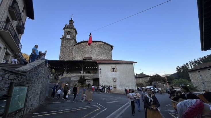 Angiozarren ere San Migel jaiak ospatu dituzte