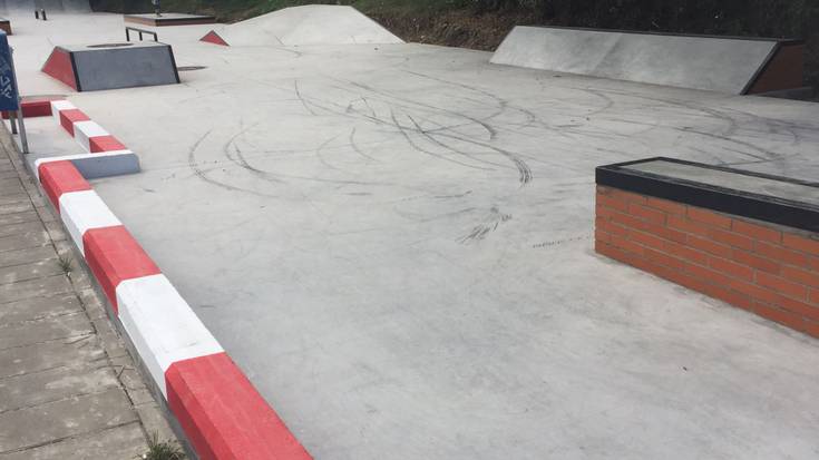 Oñatiko skatepark berria erabilgarri dago jada 