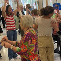 'Gure nagusiekin dantzan' ekimena