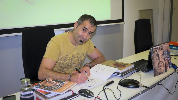 Aiert Zubigarai: "Arrakasta itzela izan du komikiak, ez nuen halakorik espero"