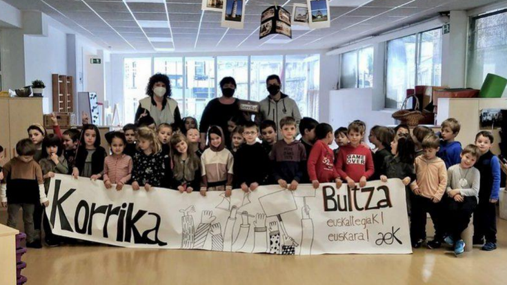 Ia 2.000 euro batu ditu Arizmendi ikastolak 'Bultza euskaltegiak!-Bultza euskara!' ekimenerako