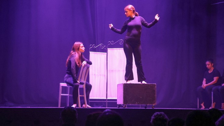 Shakespeareren hainbat testu, antzerki-egokitzapenean