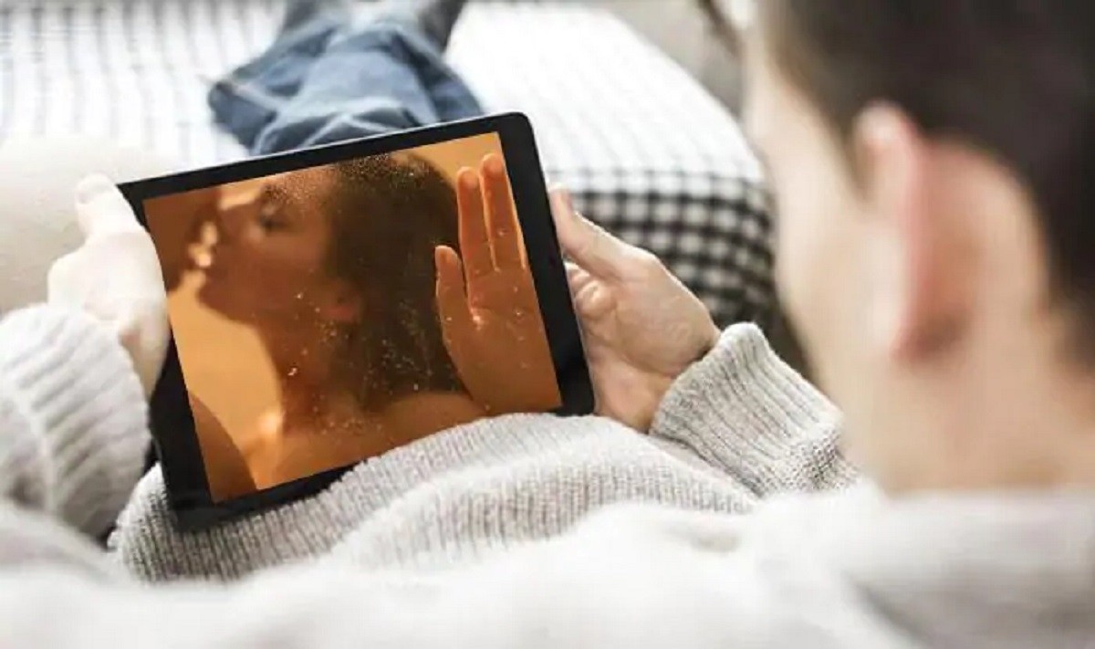 Pornografiaren gainean jardungo du Eider Goiburu adituak