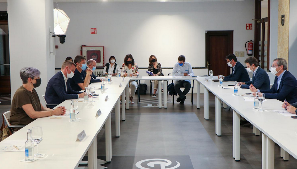 Garapen Agentziek lau urtetarako hitzarmena berriztu dute Foru Aldundiarekin