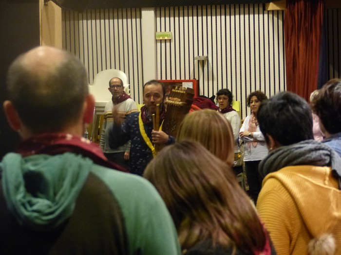 Giro bikainean, Okzitaniako dantzak ikasten - 11